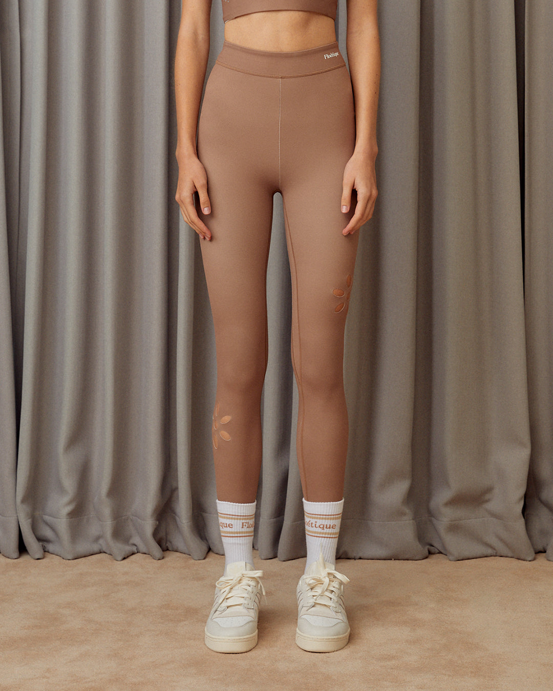 Flower Eyelet Leggings - Choco Mousse