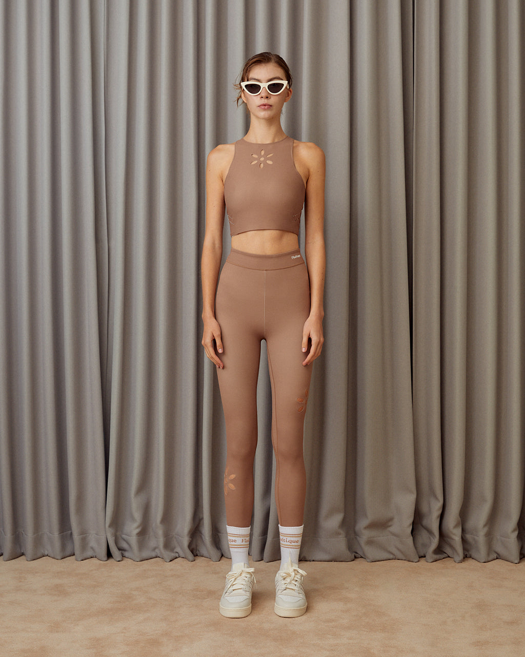 Flower Eyelet Sports Bra - Choco Mousse